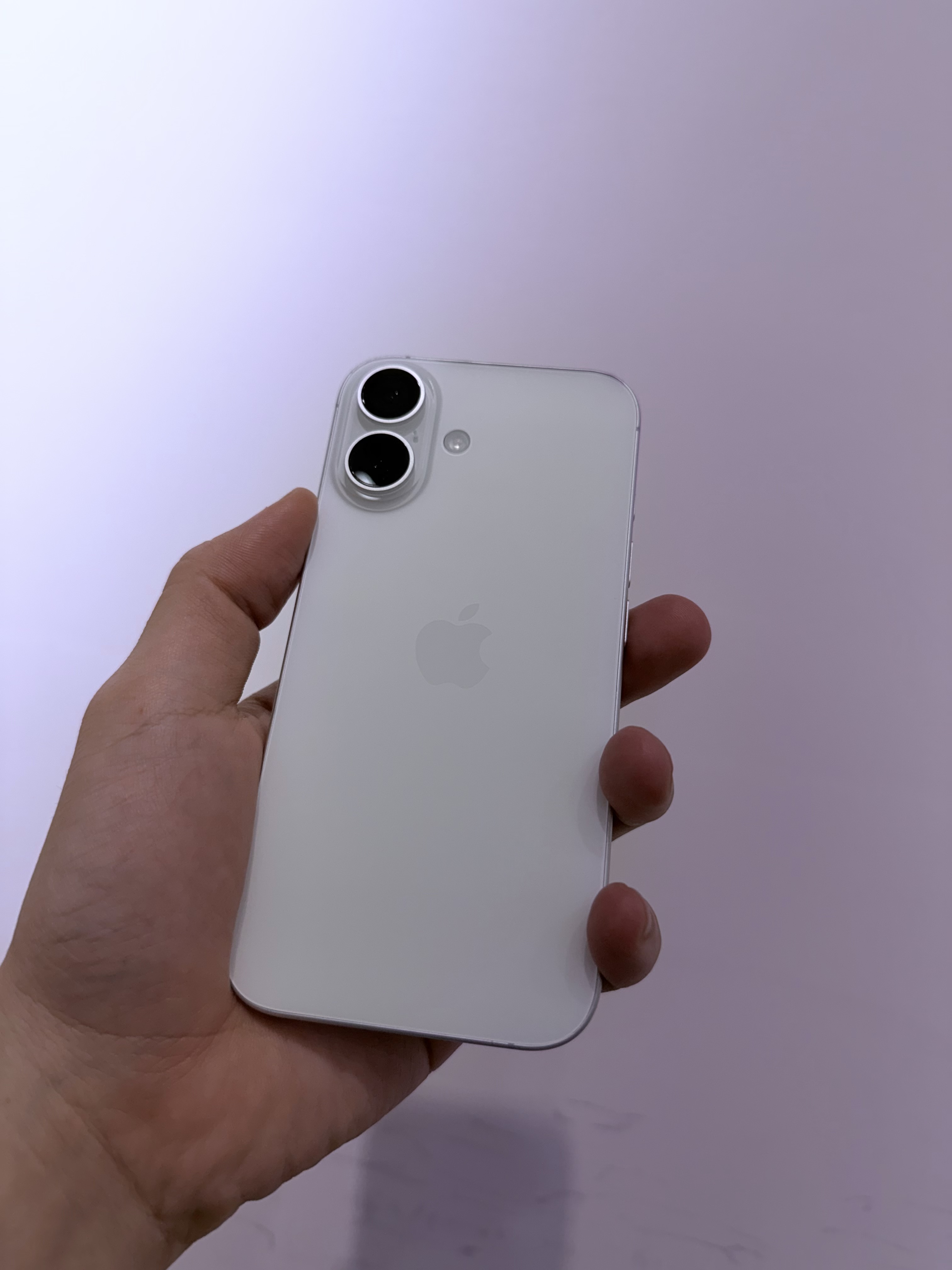 台中iPhone16背蓋更換完成 背面玻璃修復成功外觀恢復如新